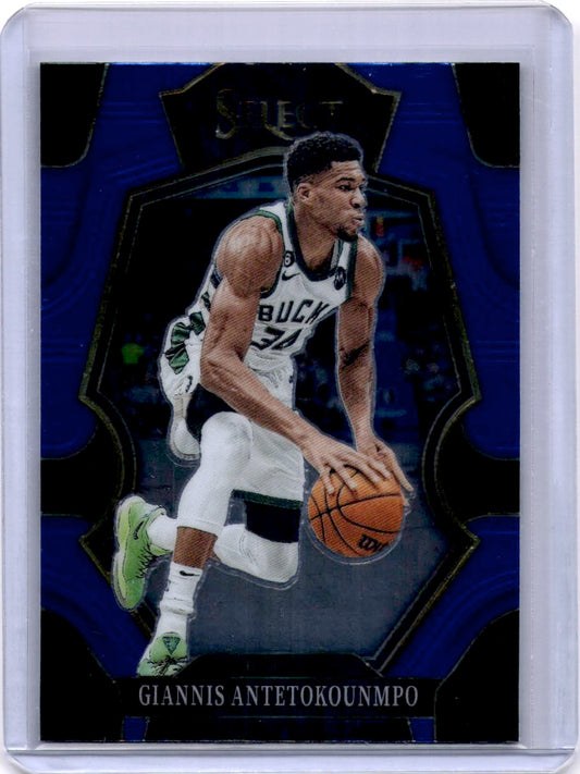 2022-23 Panini Select #161 Giannis Antetokounmpo Blue (Retail Base)