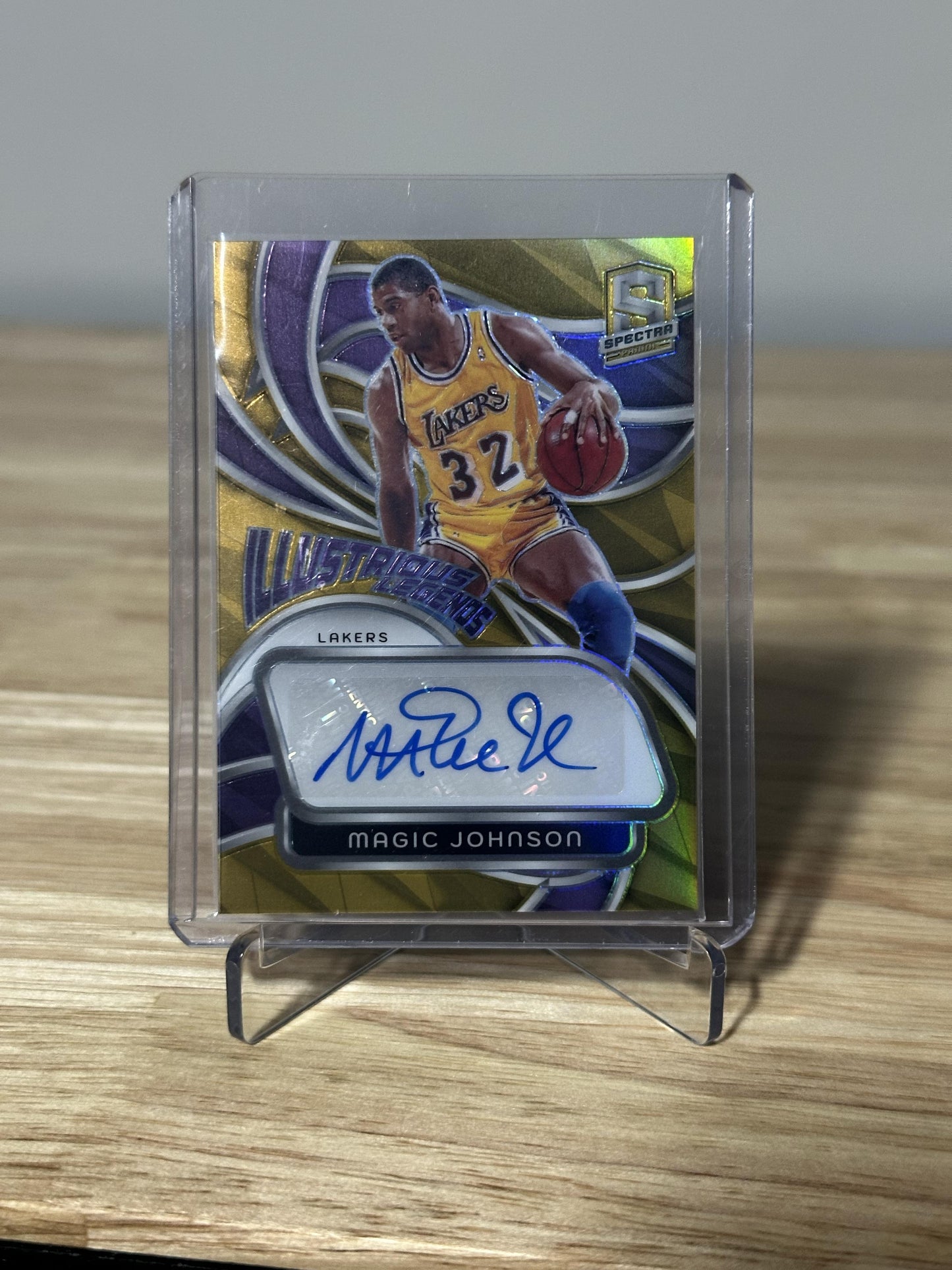 2022-23 Panini Spectra Magic Johnson Illustrious Legends Signatures Gold #/10