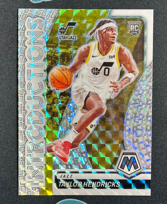 2023-24 Panini Mosaic #11 Taylor Hendricks Introductions Mosaic White #/25