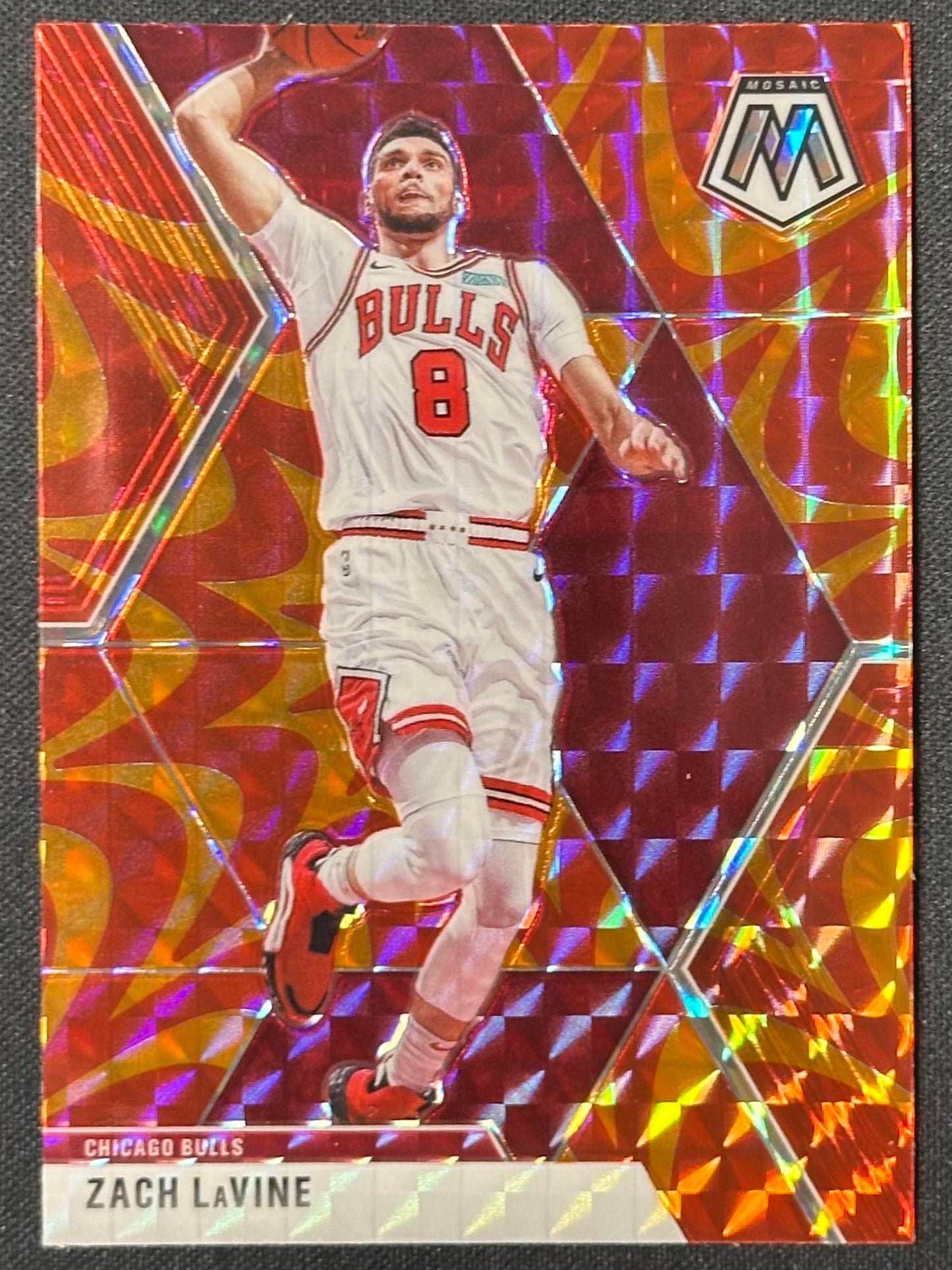 2019-20 Panini Mosaic #87 Zach LaVine Reactive Orange