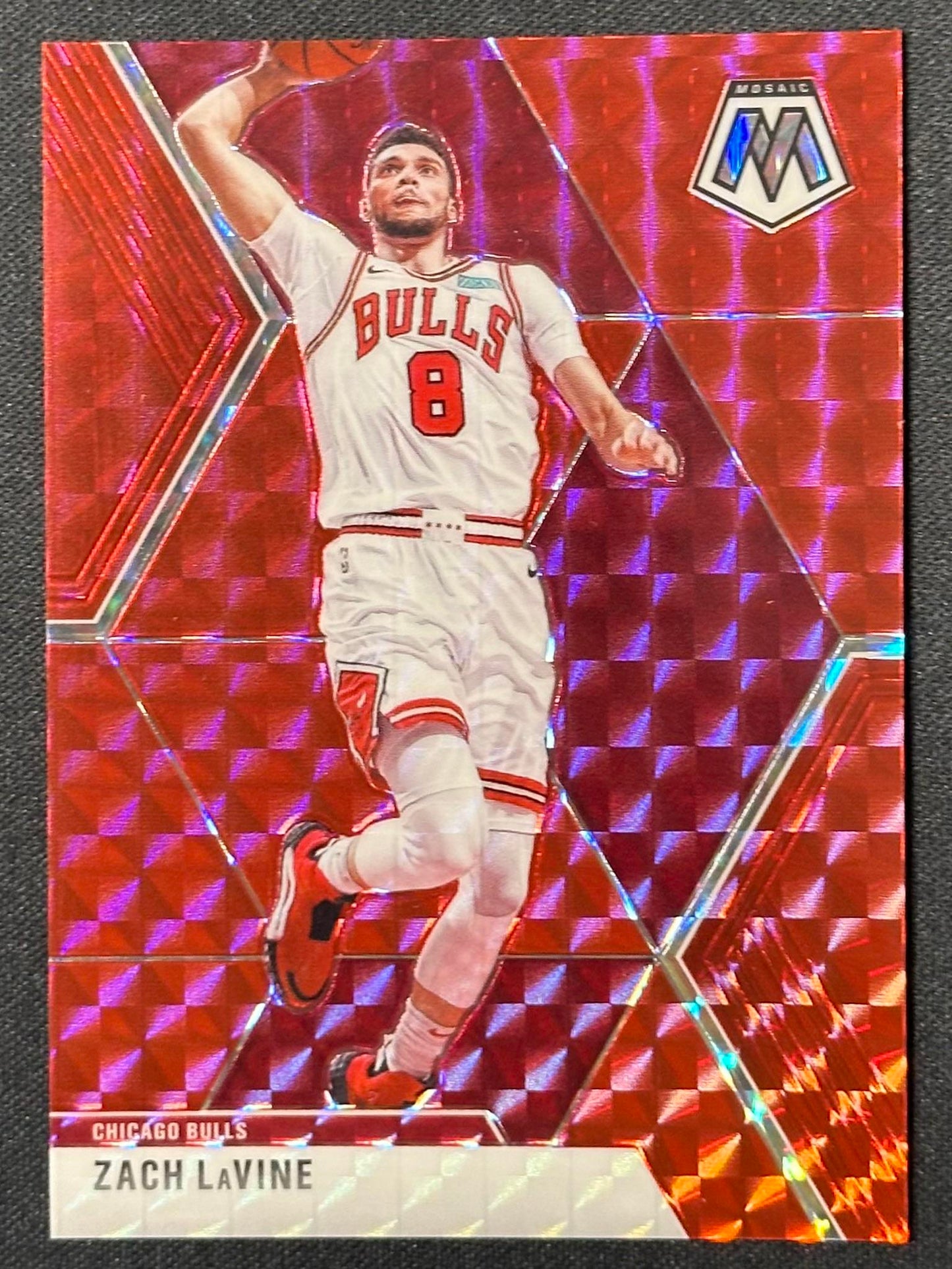 2019-20 Panini Mosaic #87 Zach LaVine Choice Red Fusion #/88