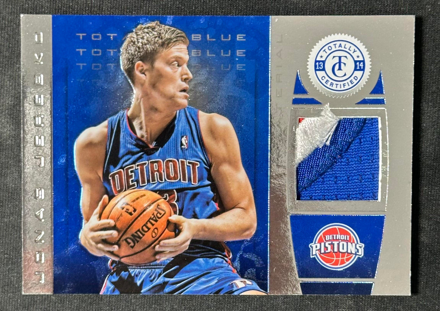 2013-14 Panini Totally Certified #67 Jonas Jerebko Materials Blue Prime #/7