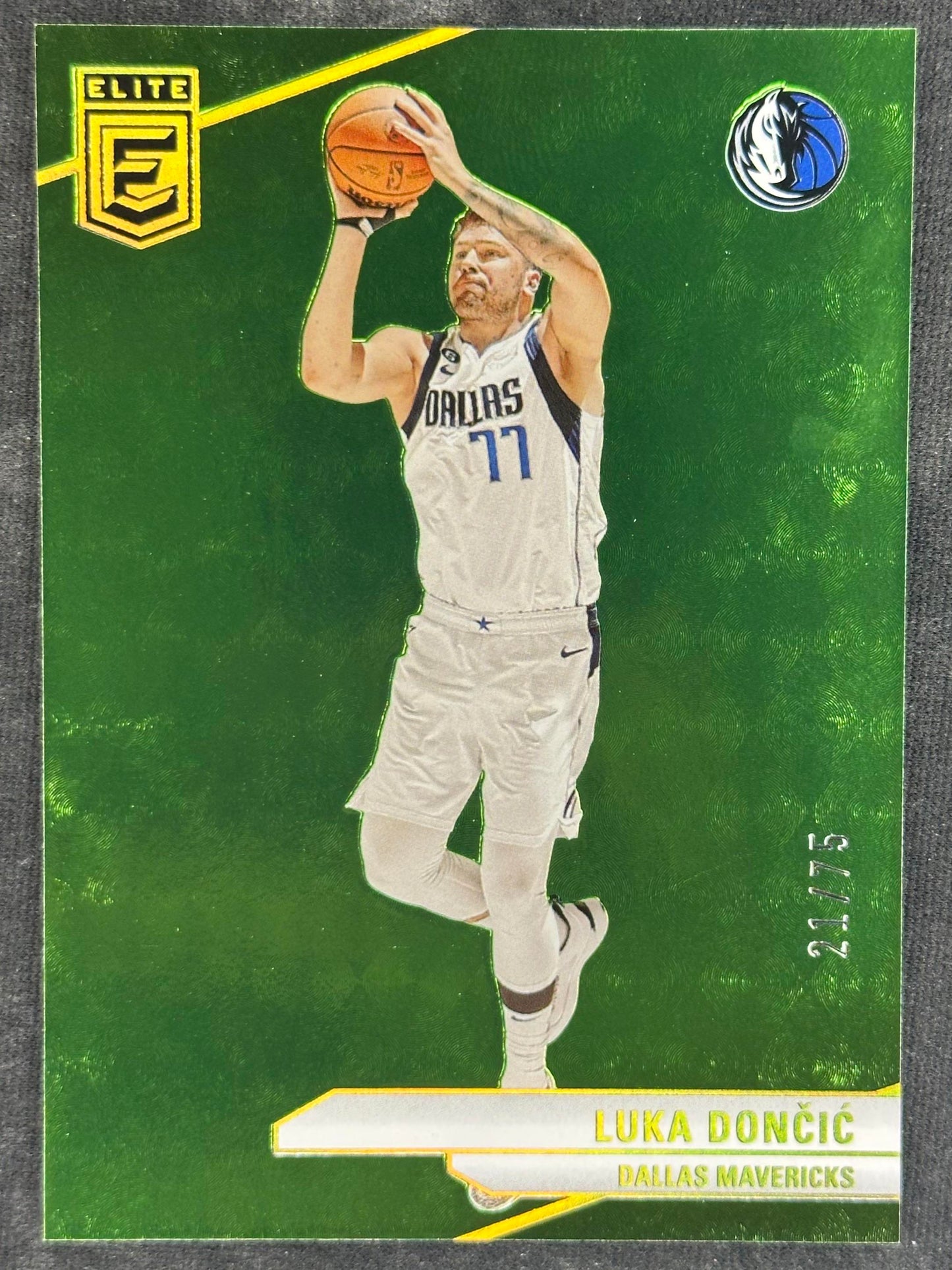 2023-24 Donruss Elite #170 Luka Doncic Neon Green #/75