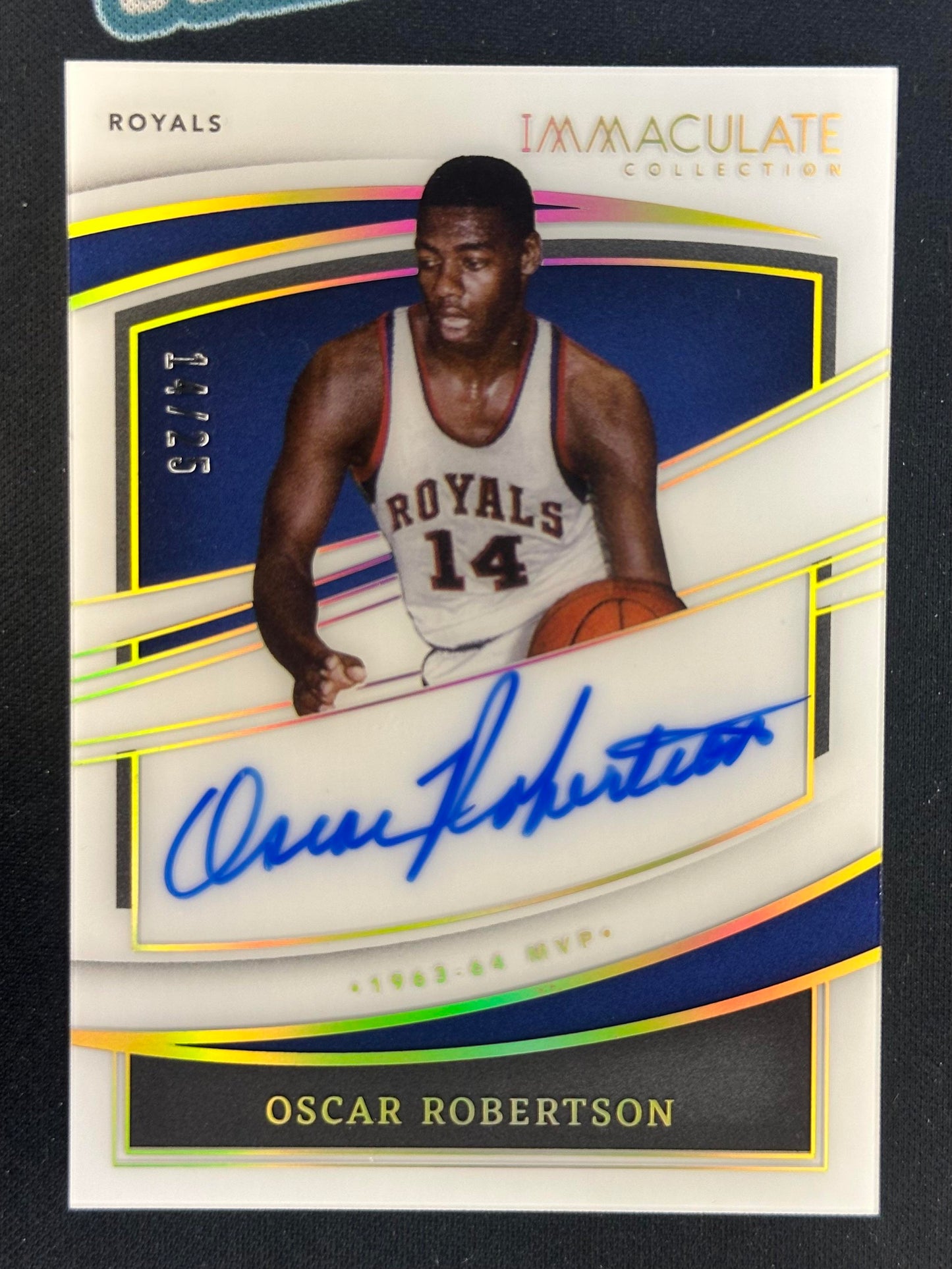 2021-22 Panini Immaculate Collection Oscar Robertson Award Winners /25