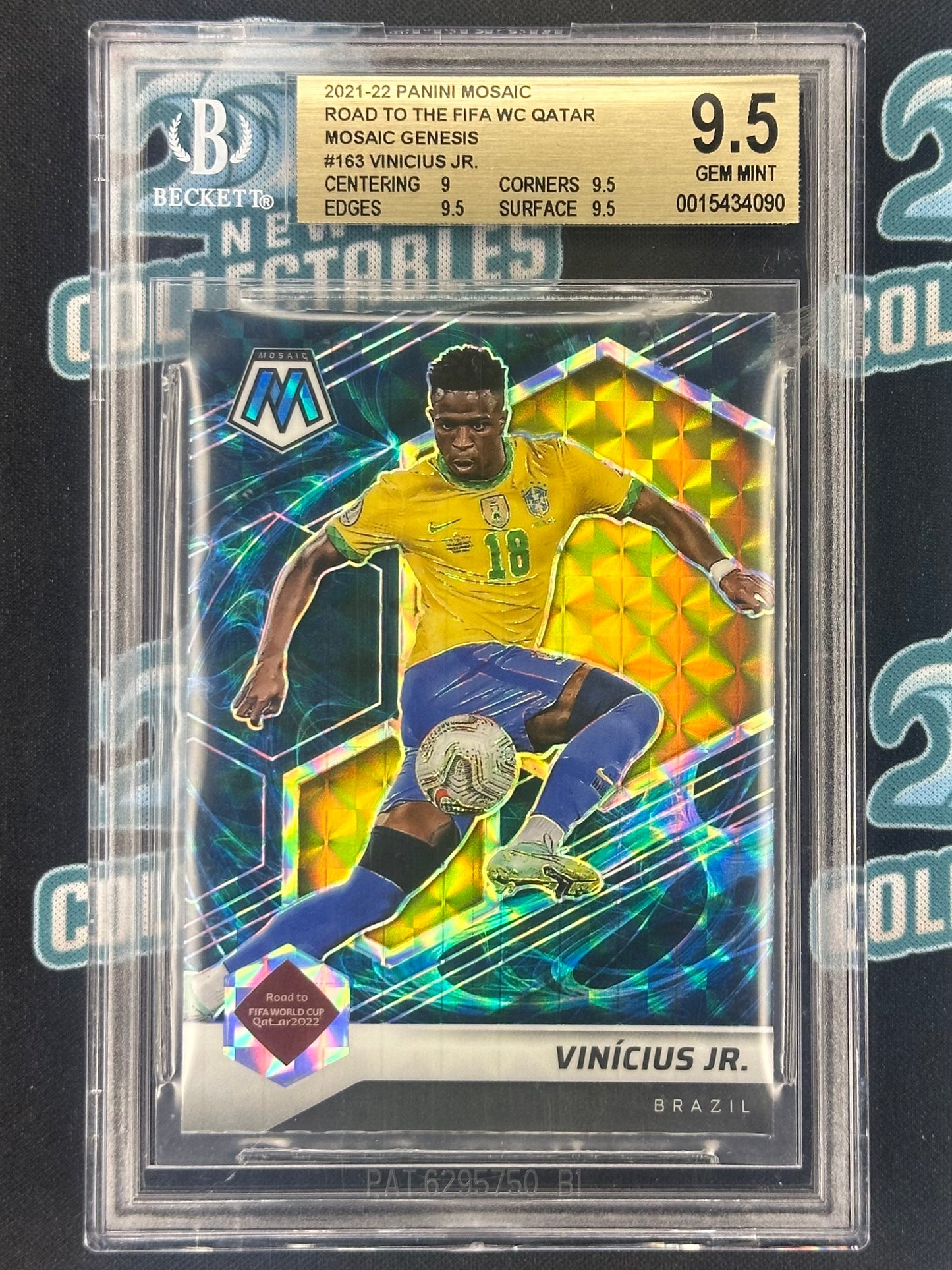 2021-22 Panini Mosaic RTWC Qatar Genesis Vinicius Jr. BGS 9.5